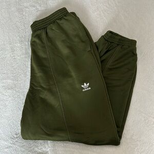 Adidas ladies relaxed jogger pants